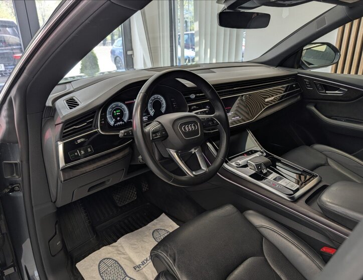 Audi Q8 Hatchback 3,0 l 250 kw