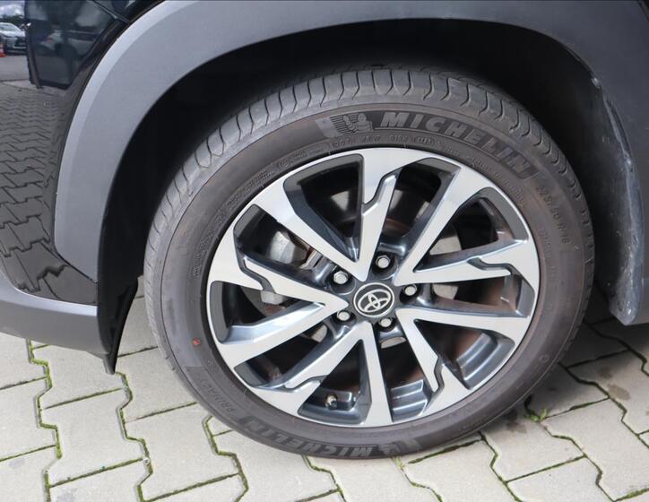 Toyota Corolla Cross 5