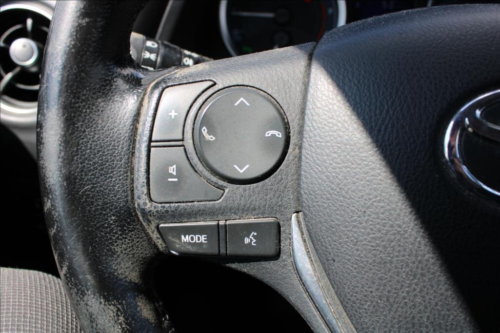 Toyota Corolla Sedan / Limuzína 1,6 l 97 kw