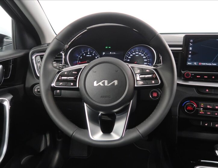 KIA XCeed CUV / Crossover 1,5 l 103 kw