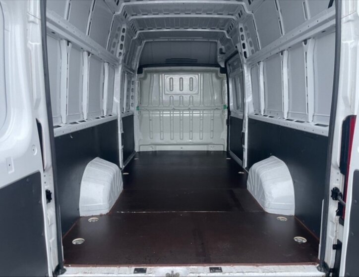 Peugeot Boxer Skříň 2,2 l 121 kw