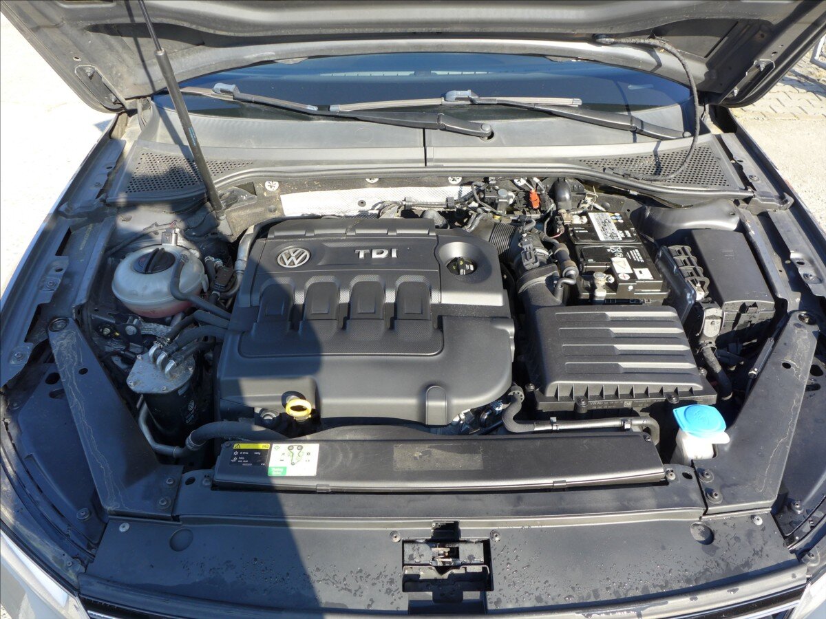 Volkswagen Passat Kombi 1,6 l 88 kw