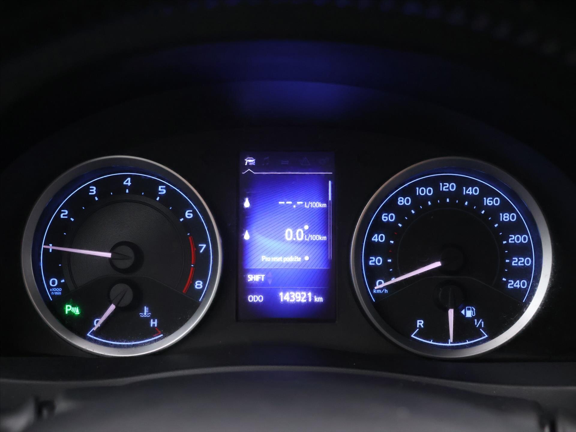 Toyota Corolla Sedan / Limuzína 1,6 l 97 kw