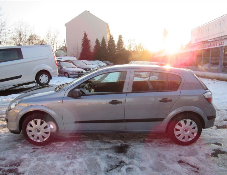 Opel Astra Hatchback 1,4 l 66 kw