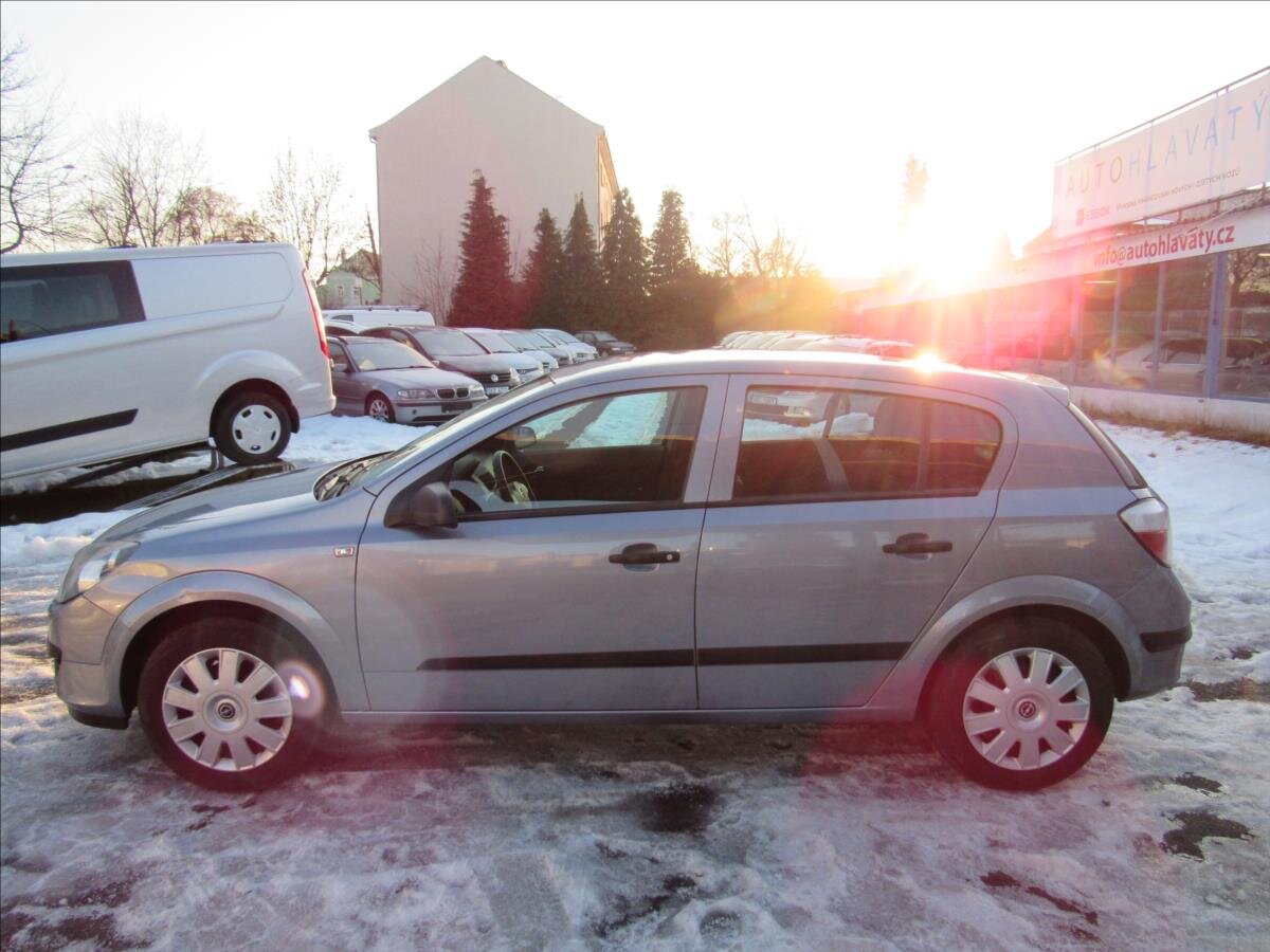 Opel Astra Hatchback 1,4 l 66 kw