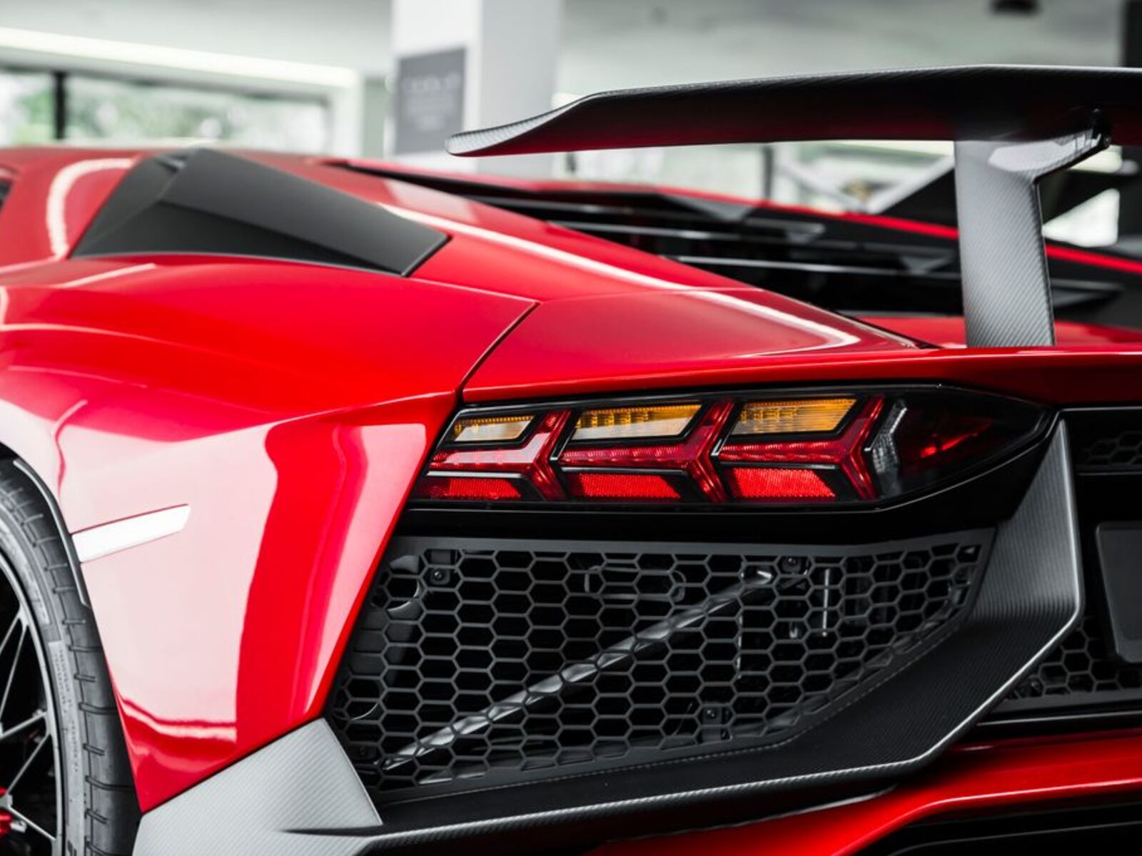 Lamborghini Aventador 14