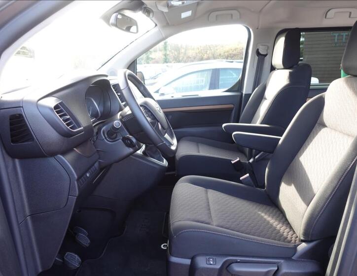 Toyota ProAce Verso 10