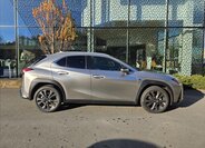 Lexus UX 300h Hatchback 2,0 l 146 kw