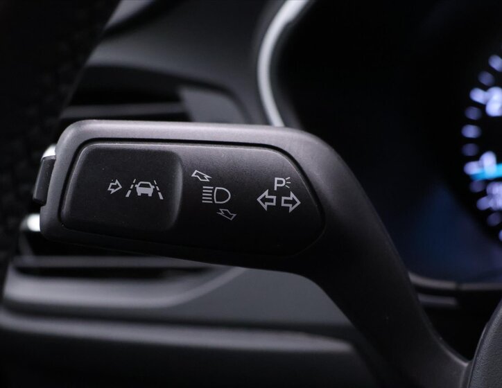 Ford Focus Kombi 999,0 92 kw