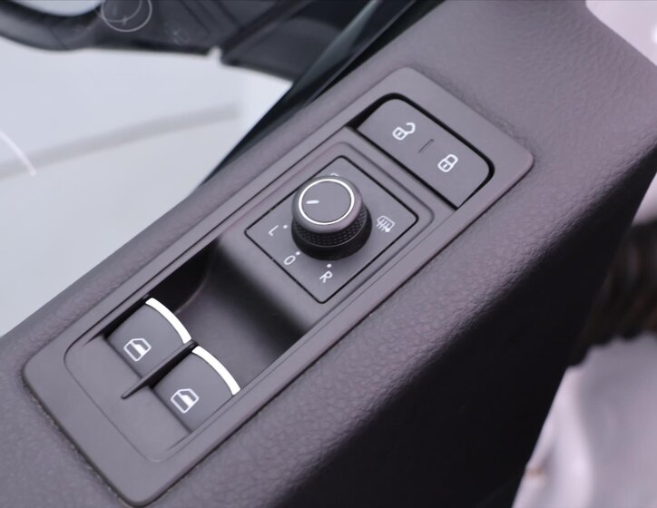 Volkswagen Multivan 18