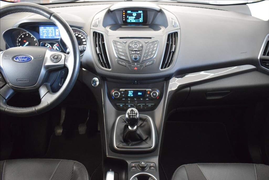 Ford Kuga SUV 1,5 l 110 kw