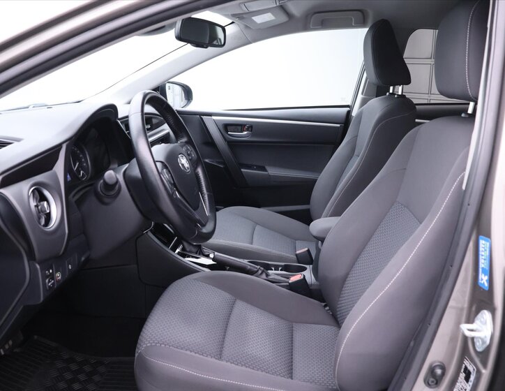 Toyota Corolla Sedan 1,6 l 97 kw