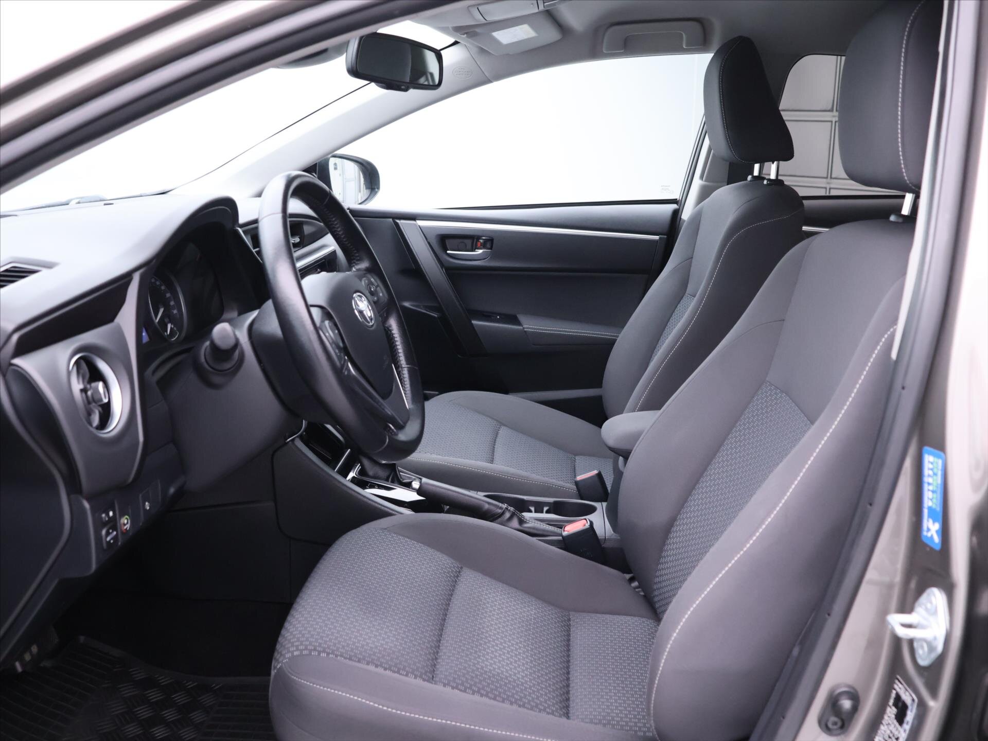 Toyota Corolla Sedan 1,6 l 97 kw