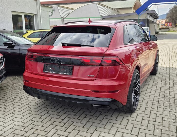 Audi Q8 SUV / Terénní 3,0 l 210 kw