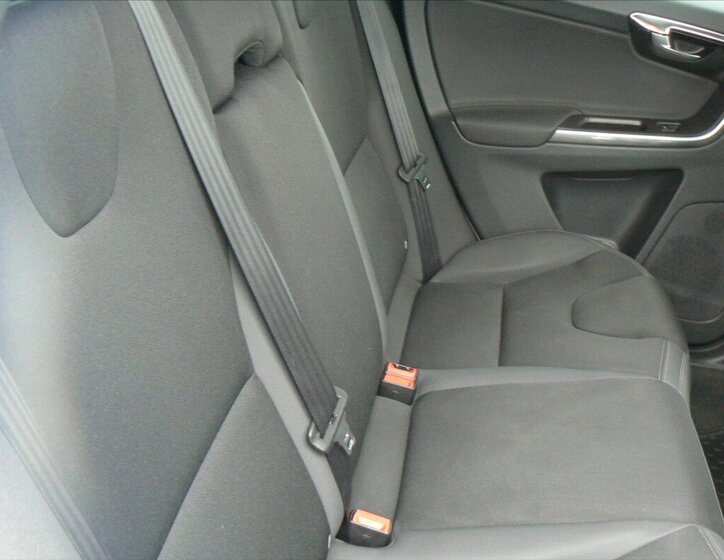 Volvo XC60 SUV 2,4 l 120 kw