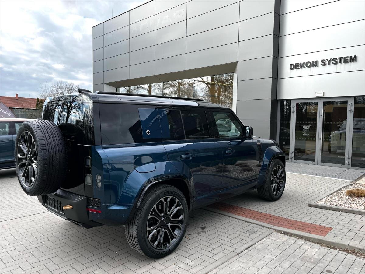 Land Rover Defender SUV / Terénní 4,4 l 467 kw