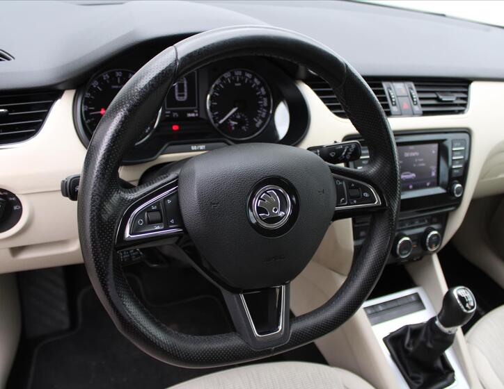 Škoda Octavia 14
