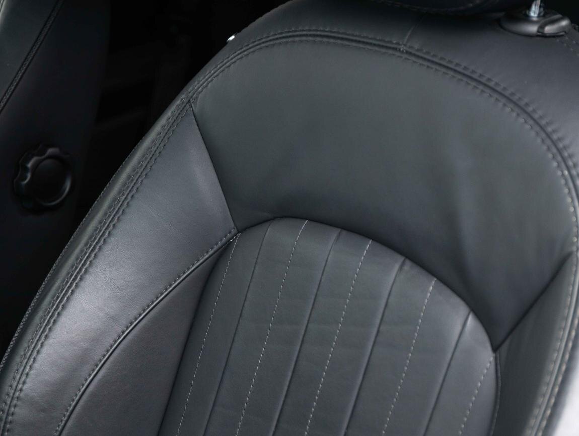 Mini Cooper Hatchback 2,0 l 141 kw