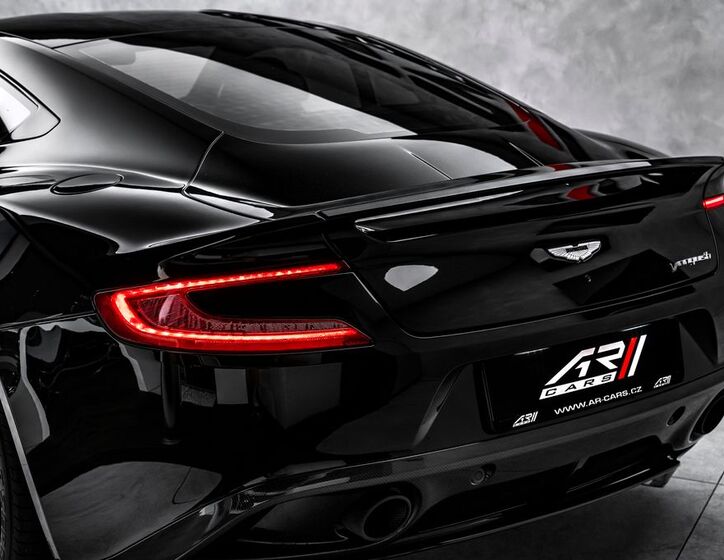 Aston Martin Vanquish 10