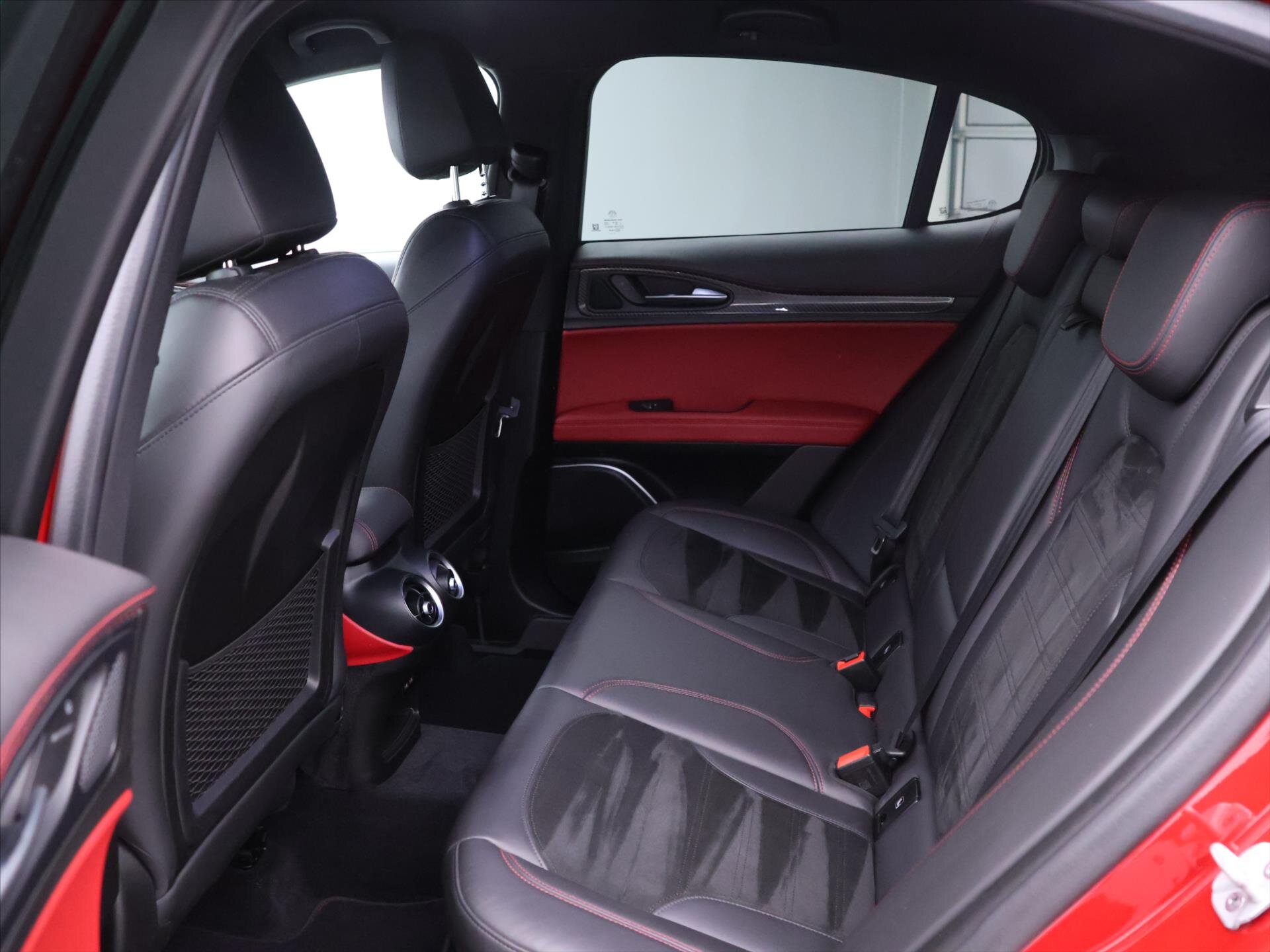 Alfa Romeo Stelvio SUV / Terénní 2,9 l 375 kw