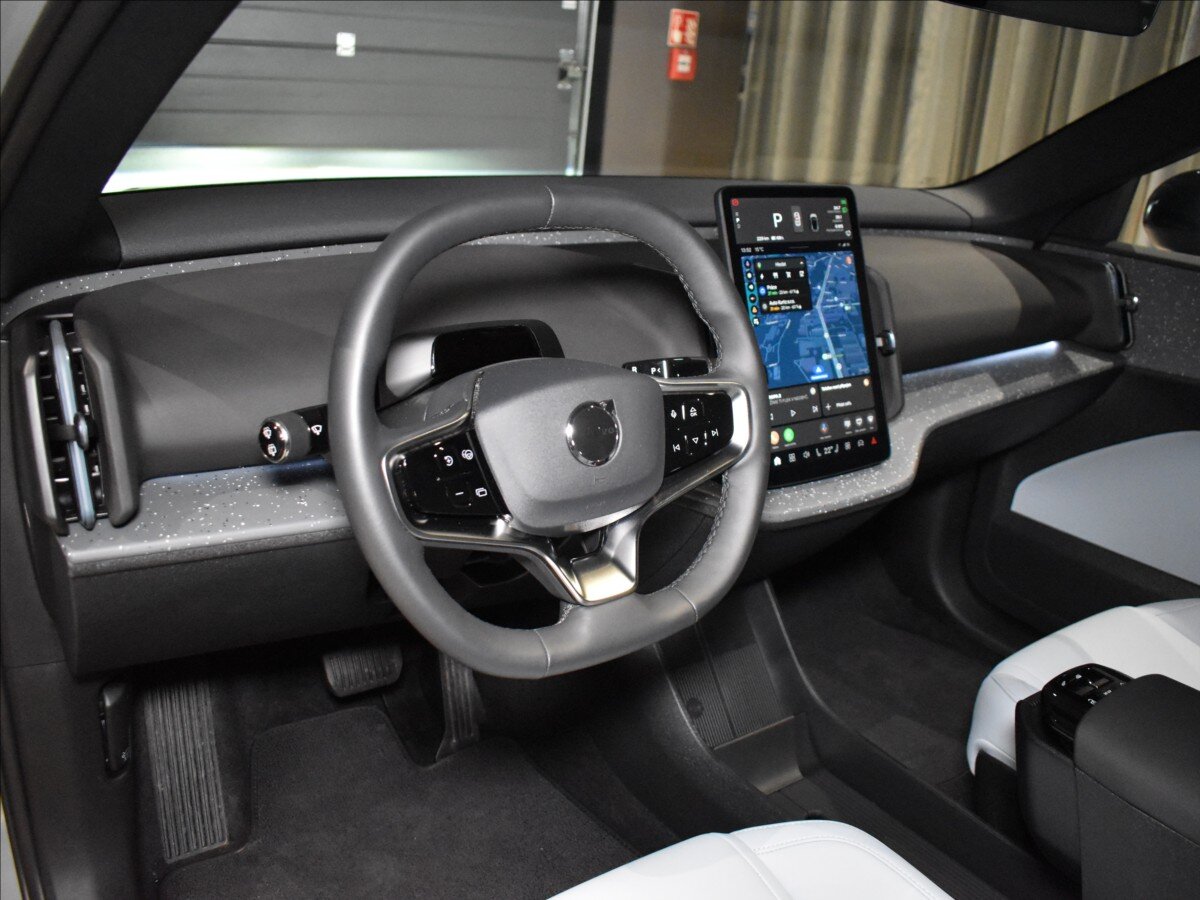 Volvo EX30 SUV / Terénní 0,0 315 kw