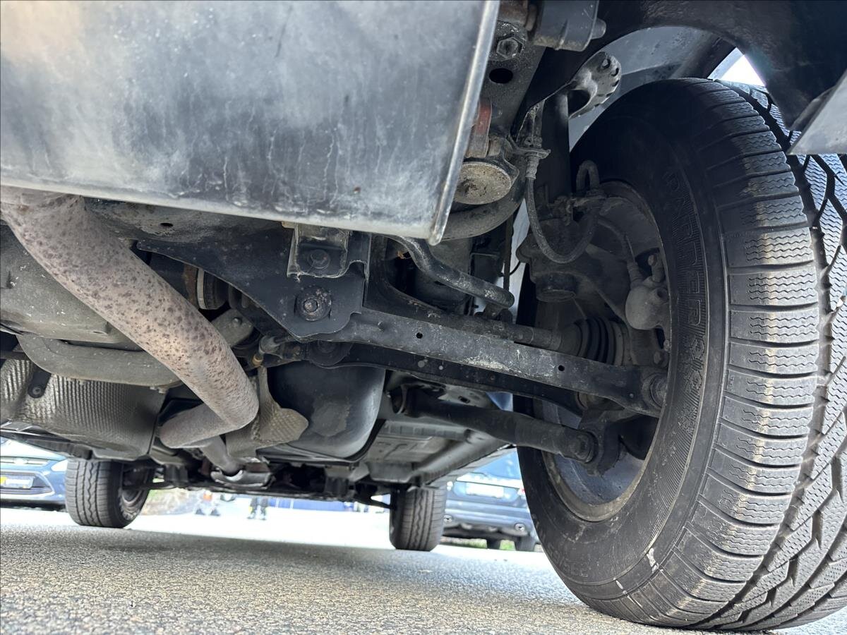 Land Rover Freelander SUV / Terénní 2,2 l 112 kw