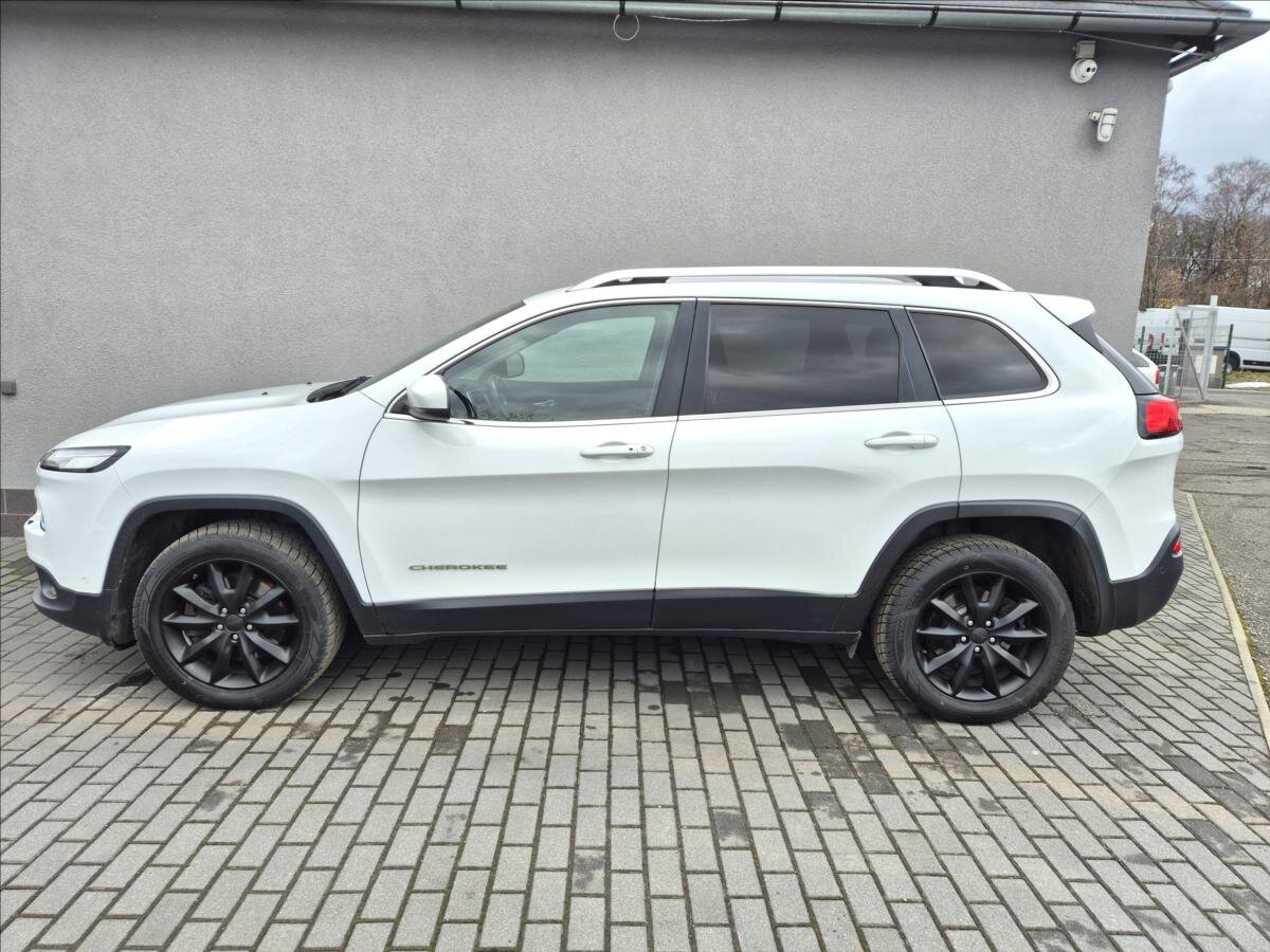 Jeep Cherokee SUV 2,2 l 147 kw