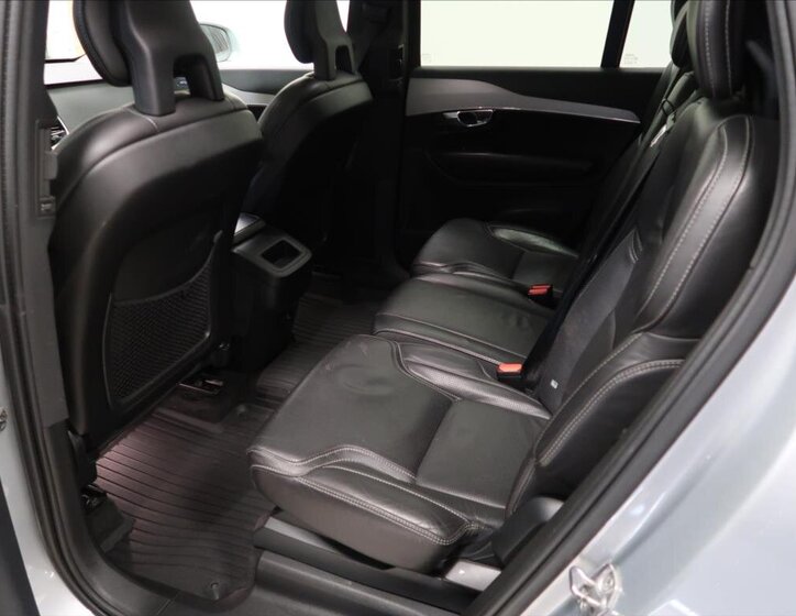 Volvo XC90 SUV 2,0 l 165 kw