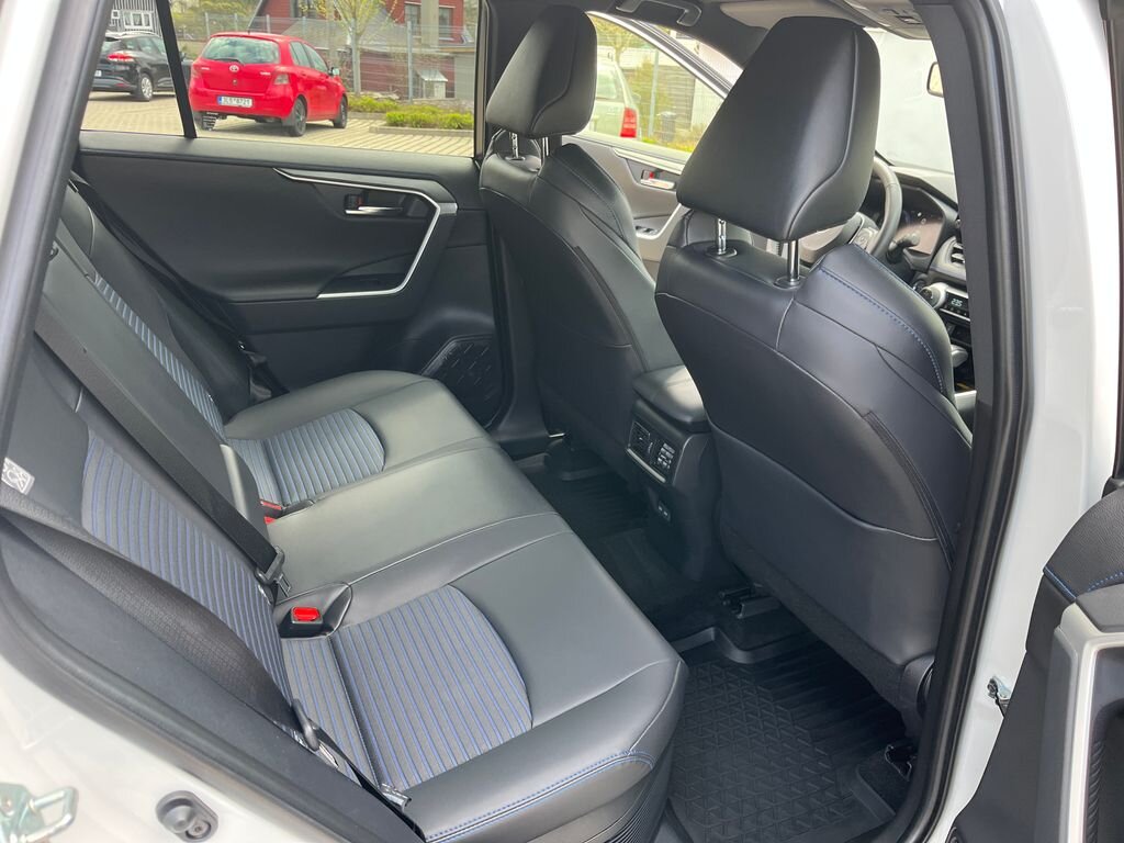 Toyota RAV4 SUV / Terénní 2,5 l 131 kw