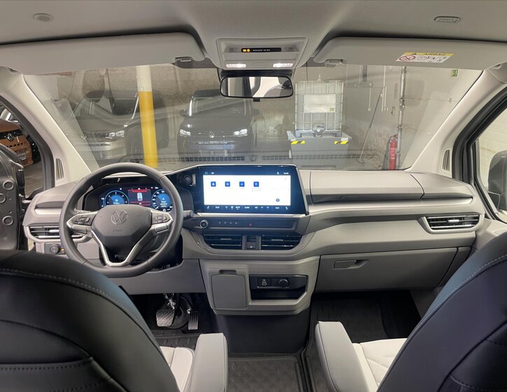 Volkswagen Caravelle 8