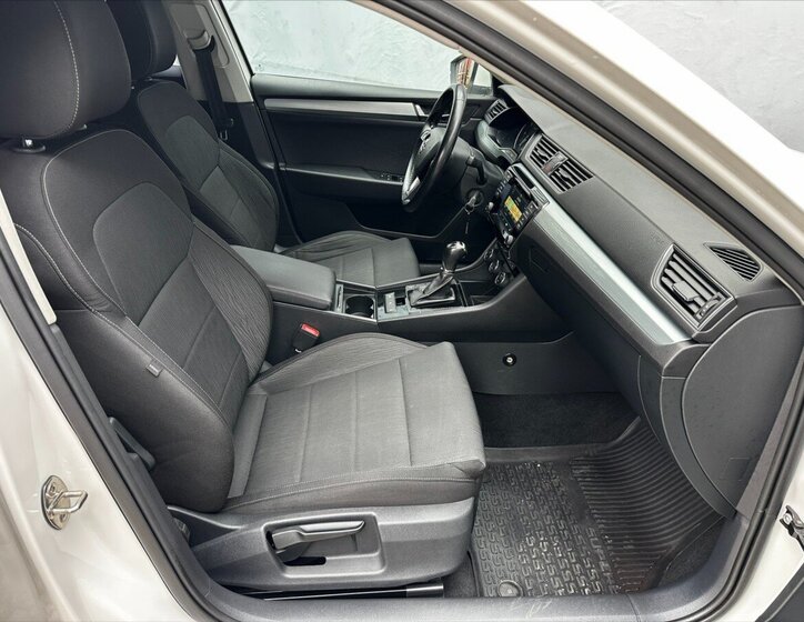 Škoda Superb Sedan / Limuzína 2,0 l 110 kw