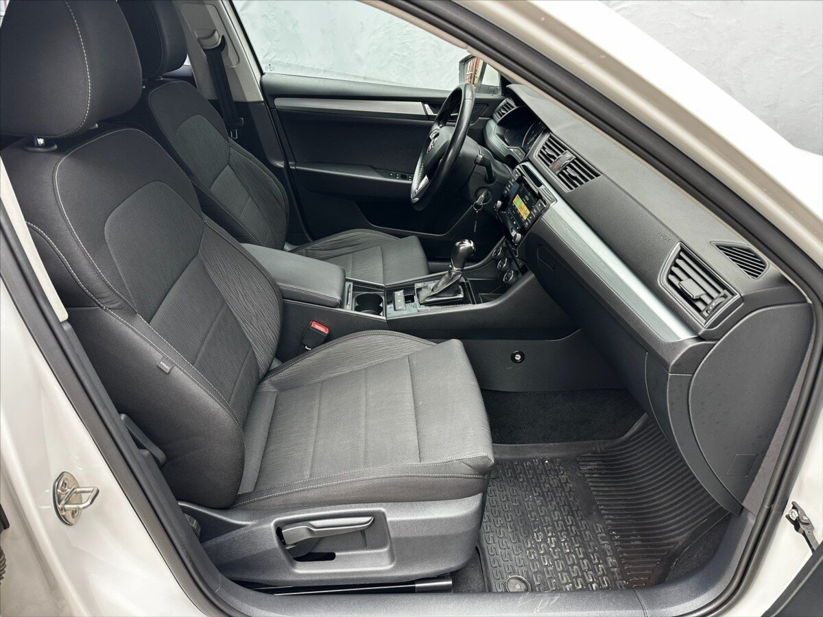 Škoda Superb Sedan / Limuzína 2,0 l 110 kw