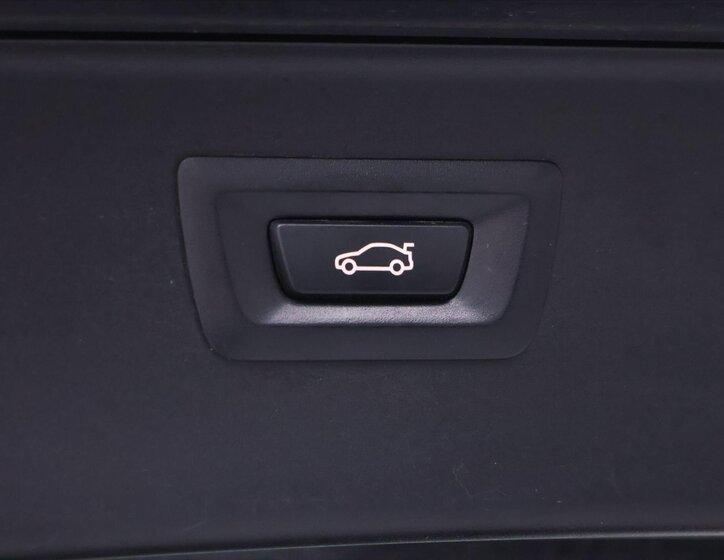 BMW Řada 5 Kombi 3,0 l 190 kw