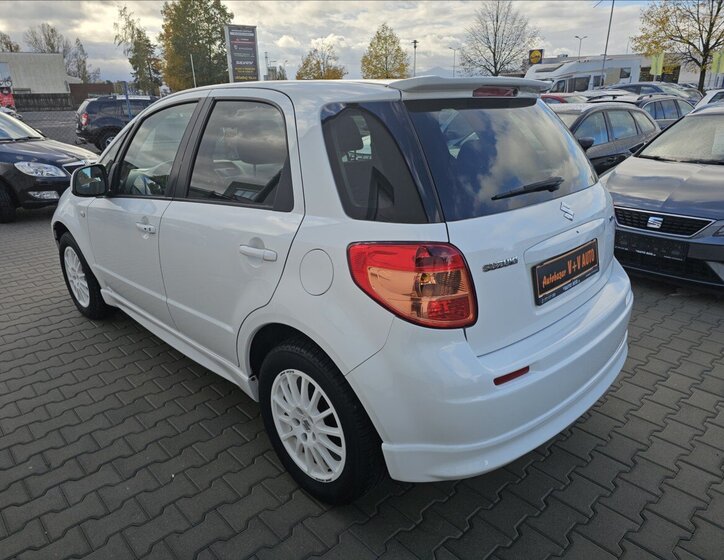 Suzuki SX4 9