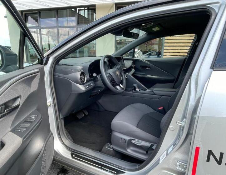 Toyota C-HR 24