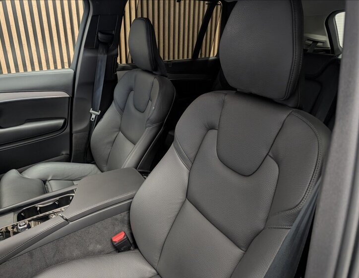 Volvo XC90 Ostatní 2,0 l 335 kw