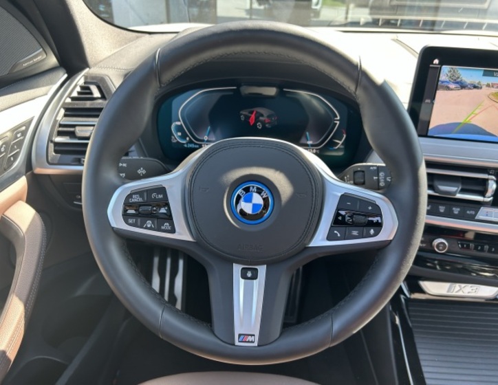 BMW iX3 14