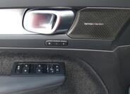 Volvo XC40 9