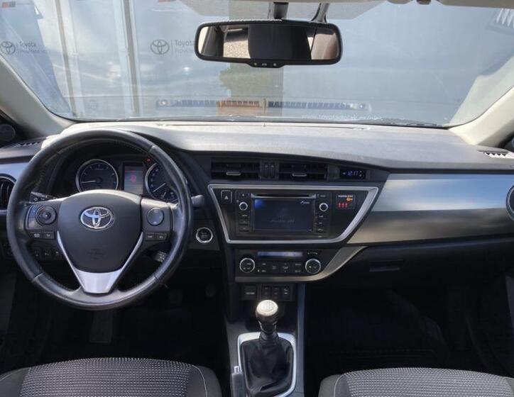 Toyota Auris 22