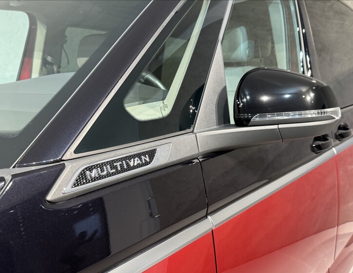 Volkswagen Multivan 8