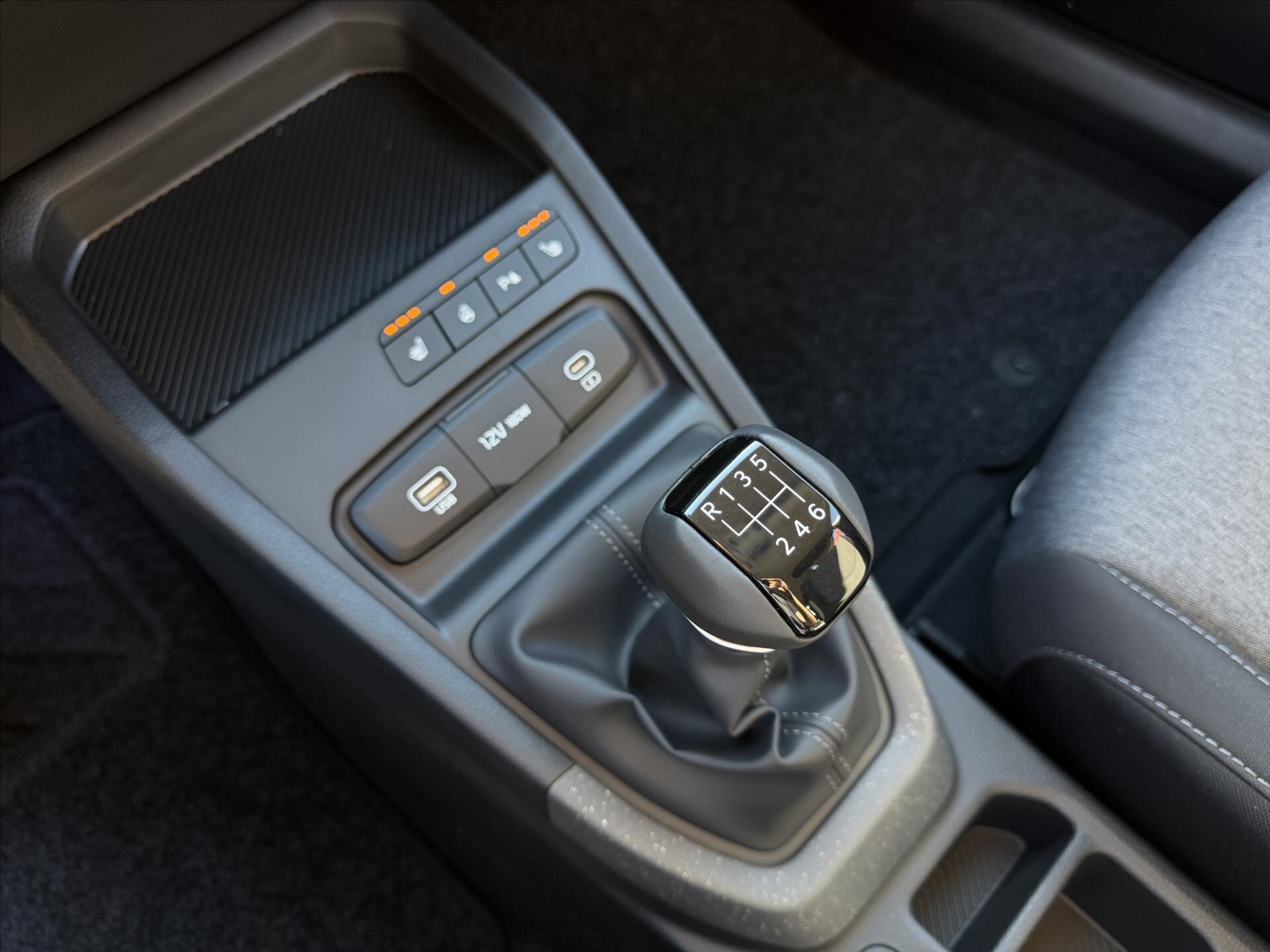 KIA Stonic SUV / Terénní 998,0 74 kw