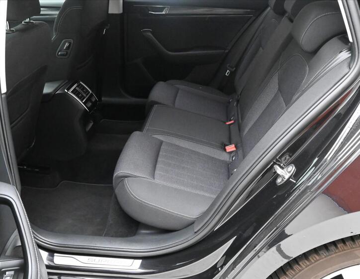 Škoda Superb 14