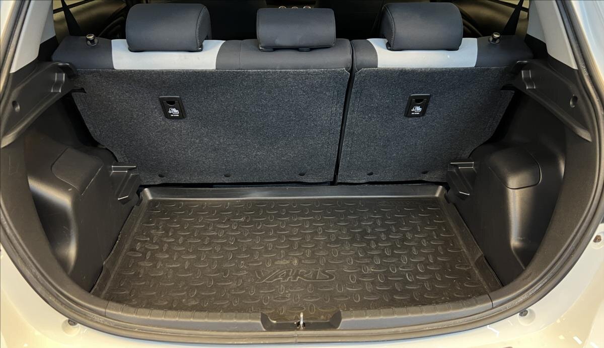 Toyota Yaris Kombi 1,5 l 82 kw