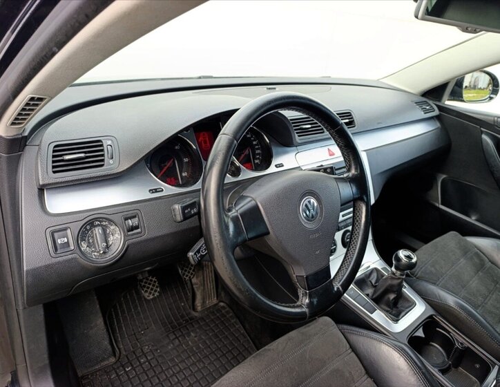 Volkswagen Passat Sedan / Limuzína 2,0 l 103 kw