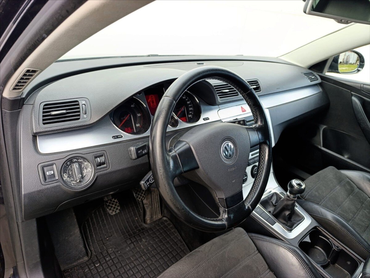 Volkswagen Passat Sedan / Limuzína 2,0 l 103 kw