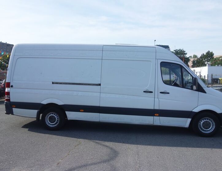 Mercedes-Benz Sprinter 10