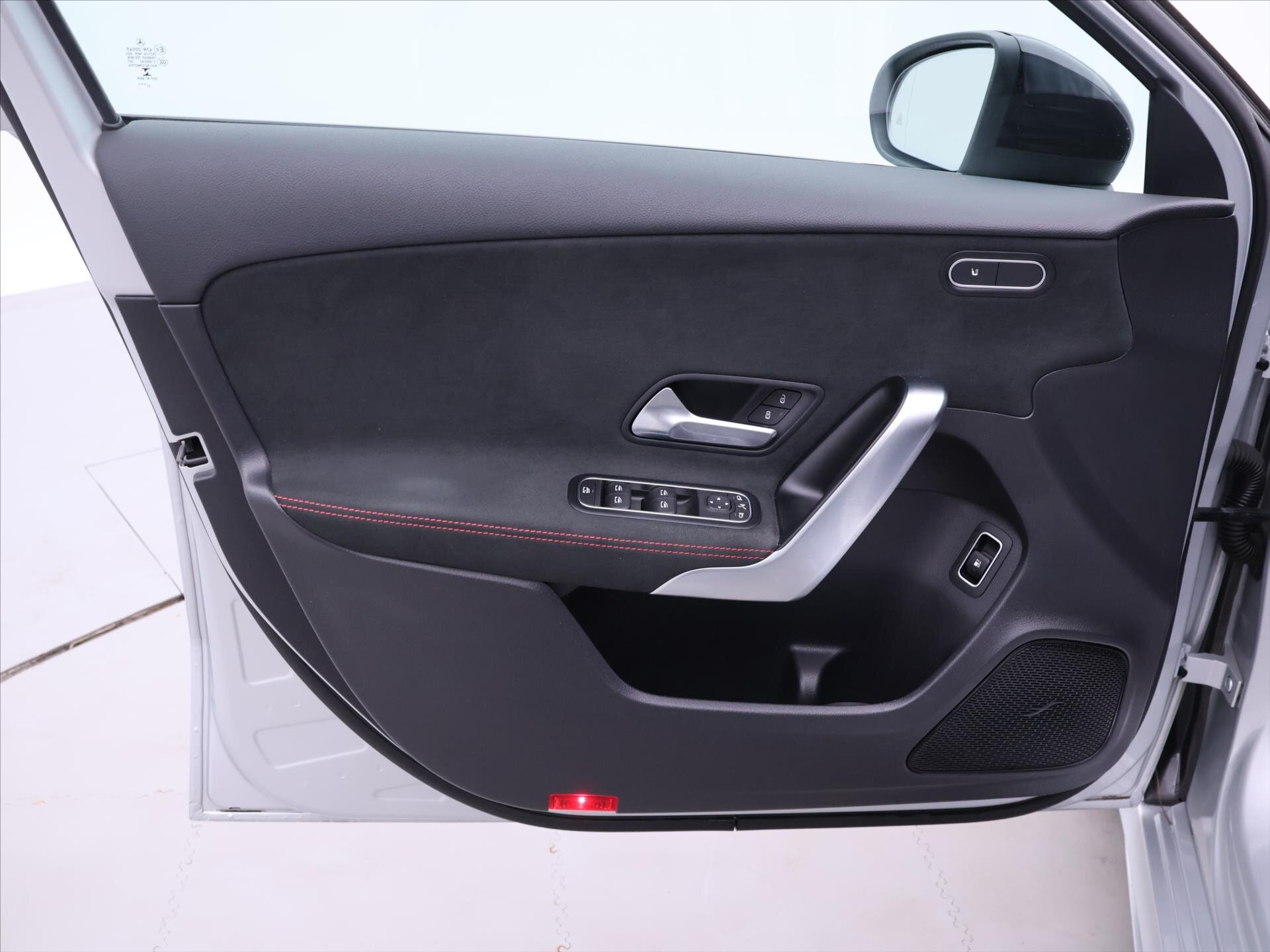 Mercedes-Benz Třídy A Sedan / Limuzína 1,3 l 118 kw