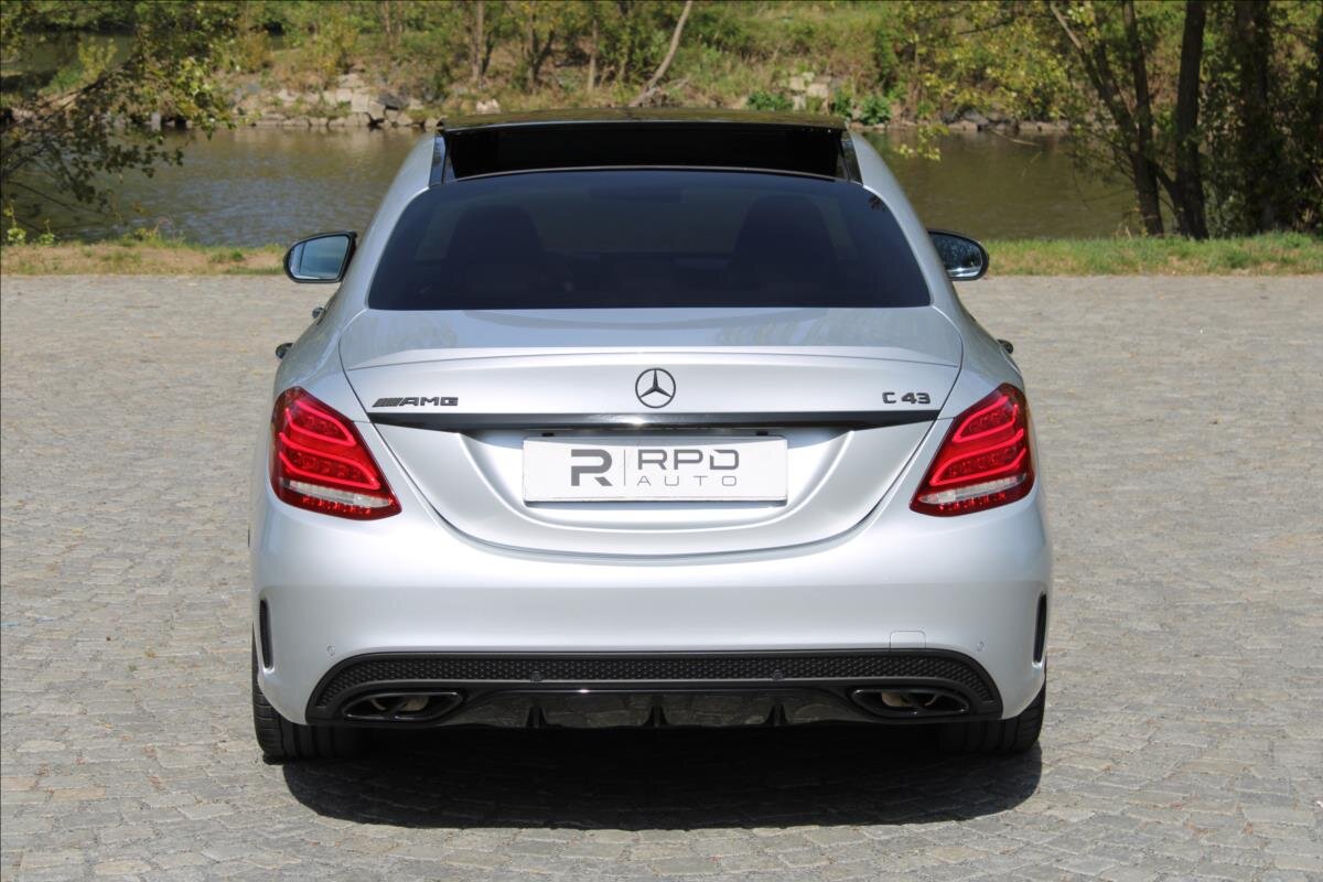 Mercedes-Benz Třídy C Sedan / Limuzína 3,0 l 270 kw