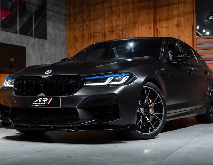 BMW M5 Sedan / Limuzína 4,4 l 460 kw