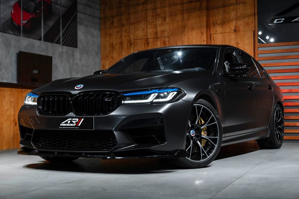 BMW M5 Sedan / Limuzína 4,4 l 460 kw
